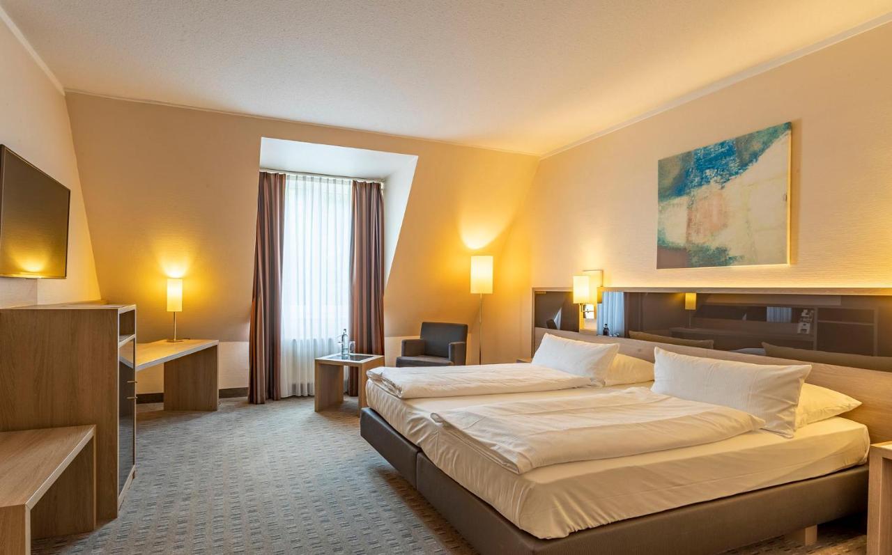 Parkhotel Berghoelzchen Хилдесхайм Екстериор снимка